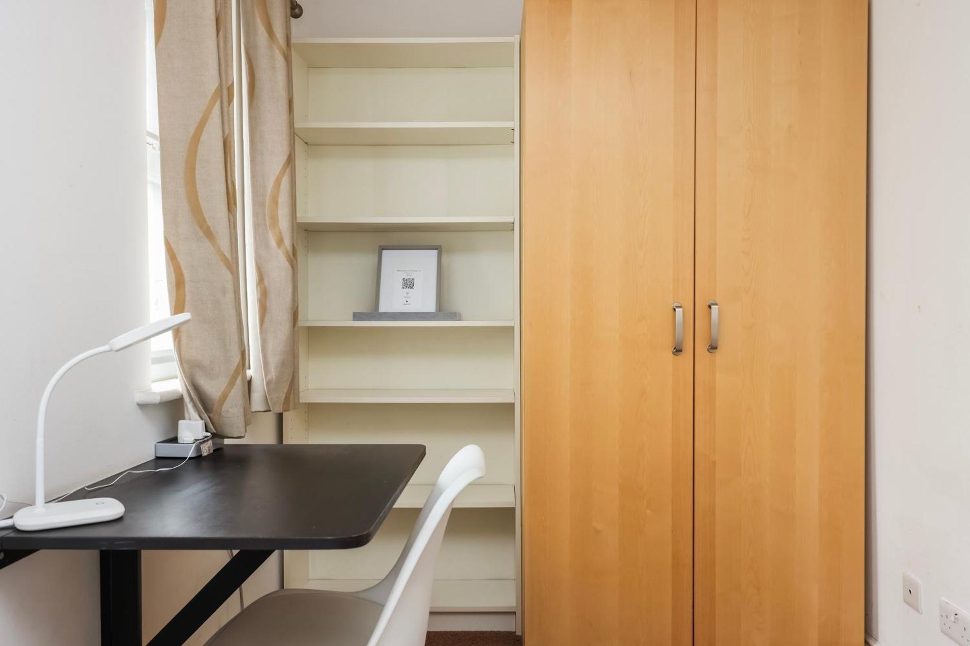 Vibrant Clapham Double Bedroom London Exteriör bild