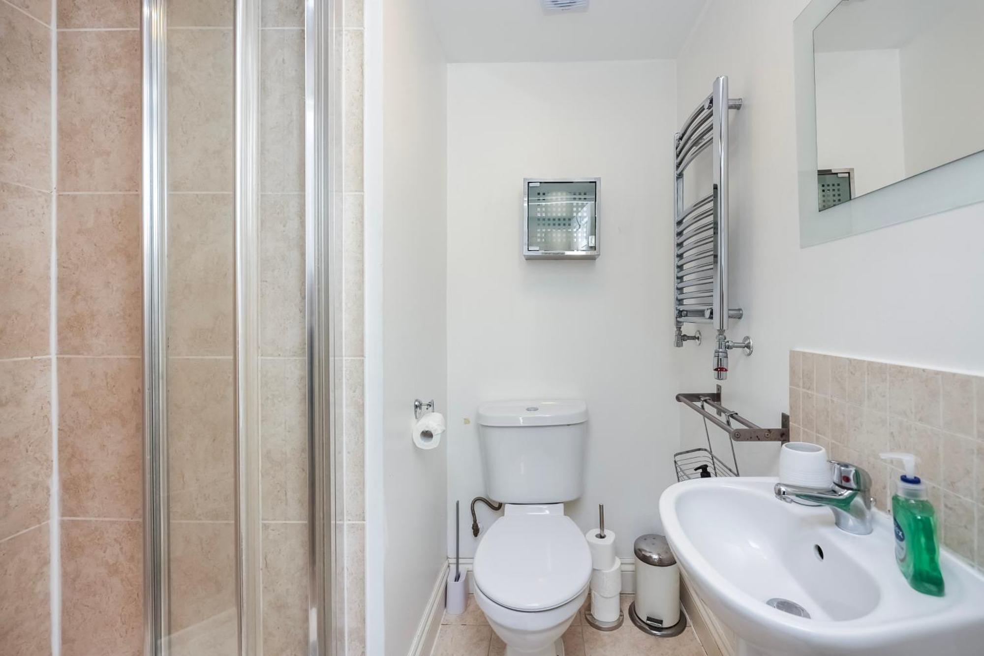 Vibrant Clapham Double Bedroom London Exteriör bild